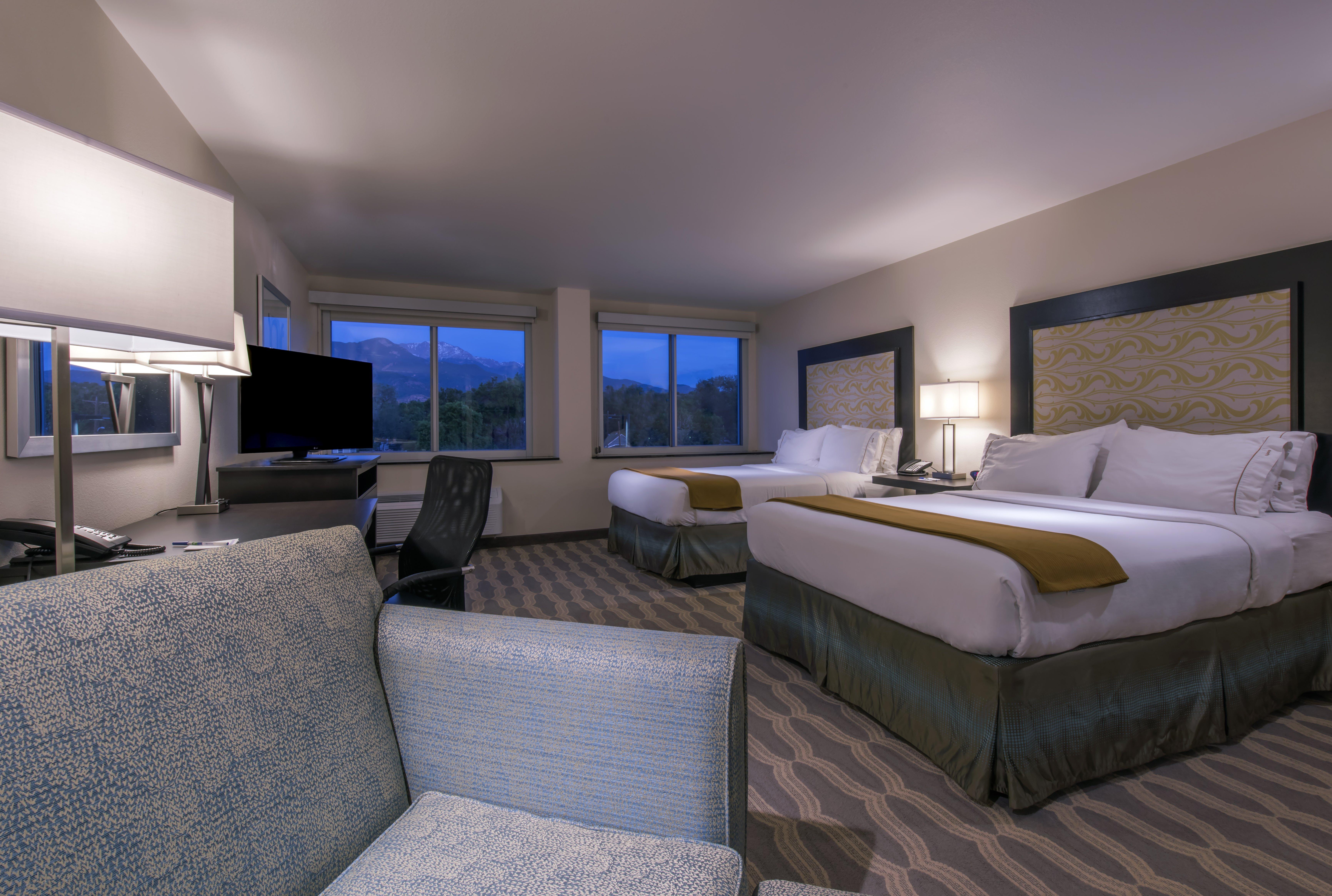 Holiday Inn Express & Suites Colorado Springs Central By Ihg מראה חיצוני תמונה