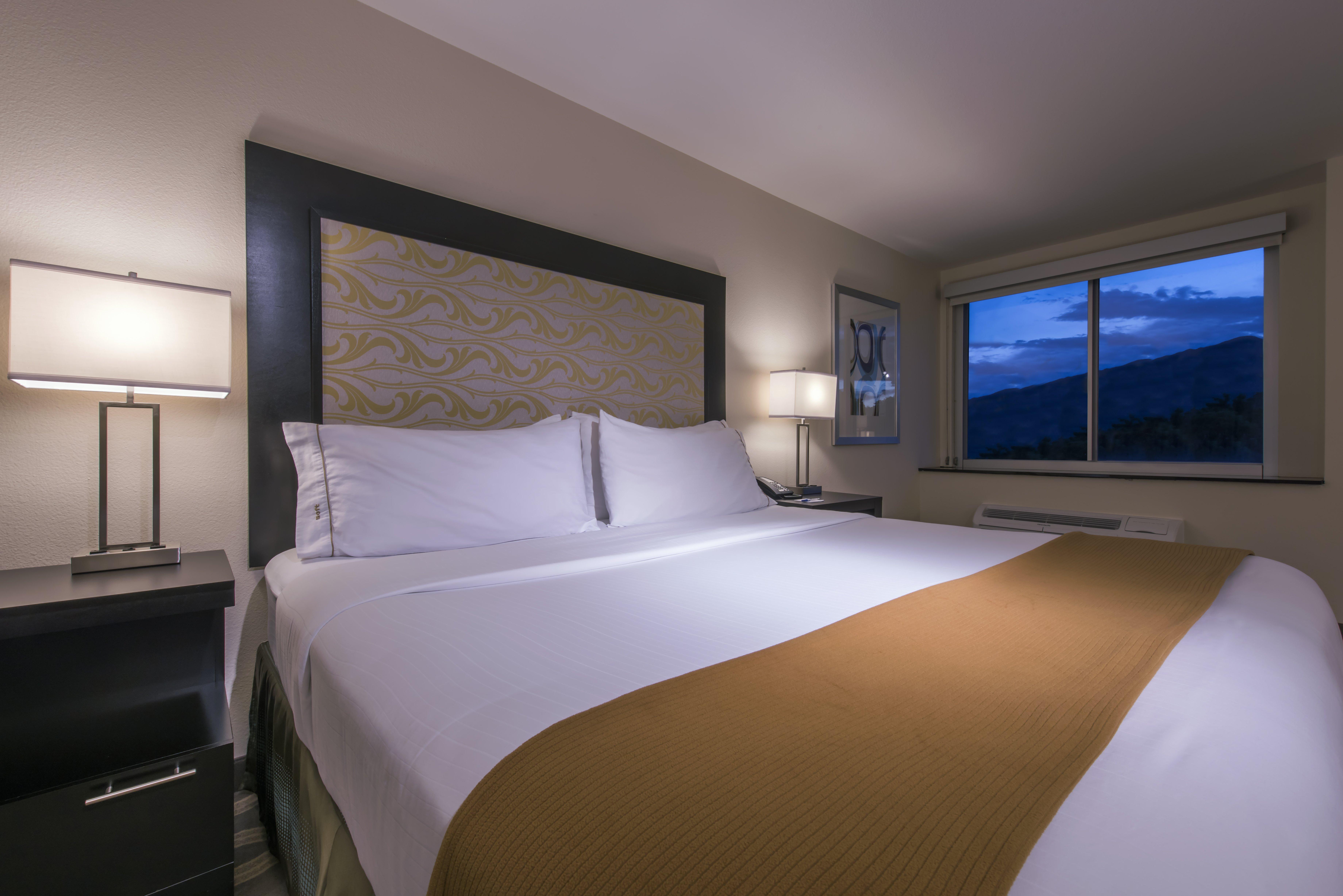 Holiday Inn Express & Suites Colorado Springs Central By Ihg מראה חיצוני תמונה