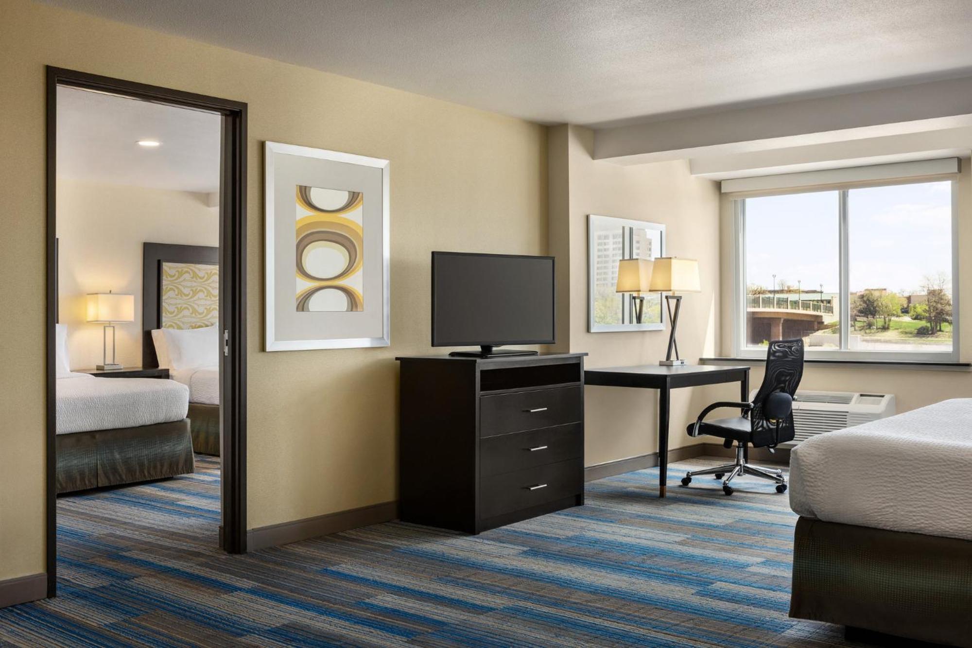 Holiday Inn Express & Suites Colorado Springs Central By Ihg מראה חיצוני תמונה