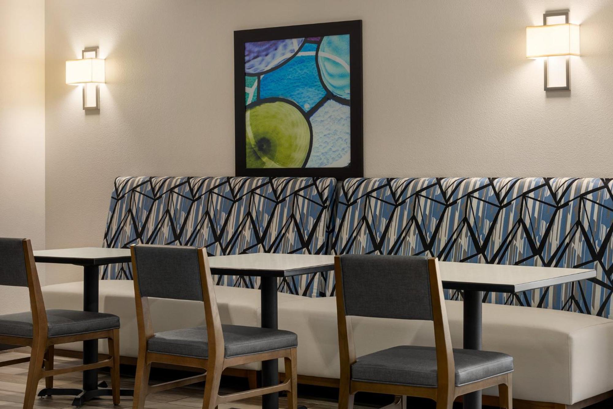 Holiday Inn Express & Suites Colorado Springs Central By Ihg מראה חיצוני תמונה