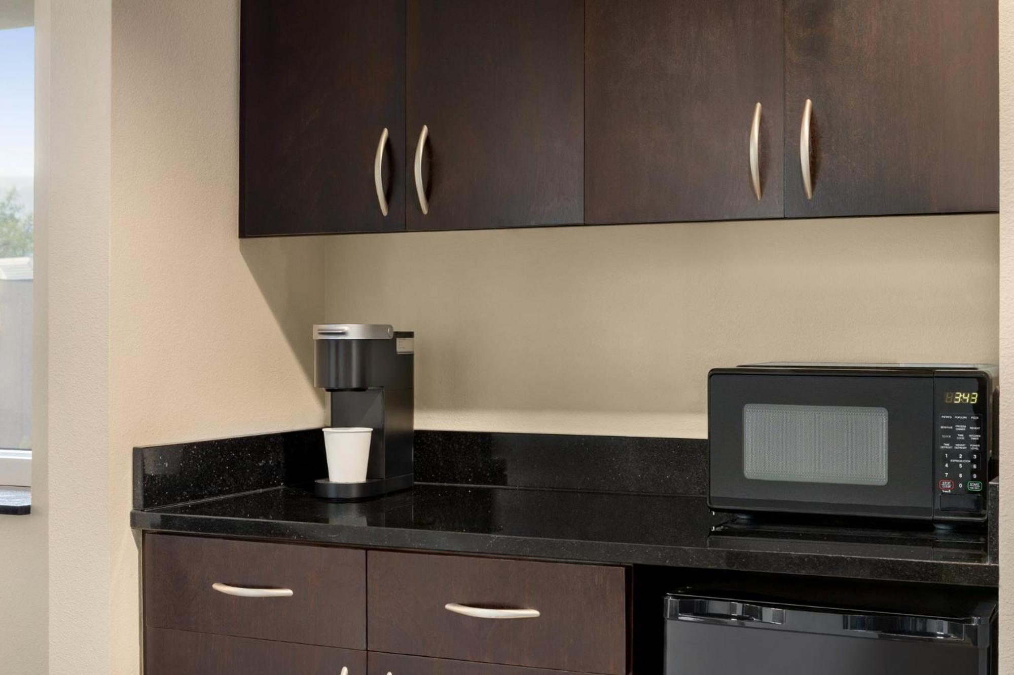 Holiday Inn Express & Suites Colorado Springs Central By Ihg מראה חיצוני תמונה